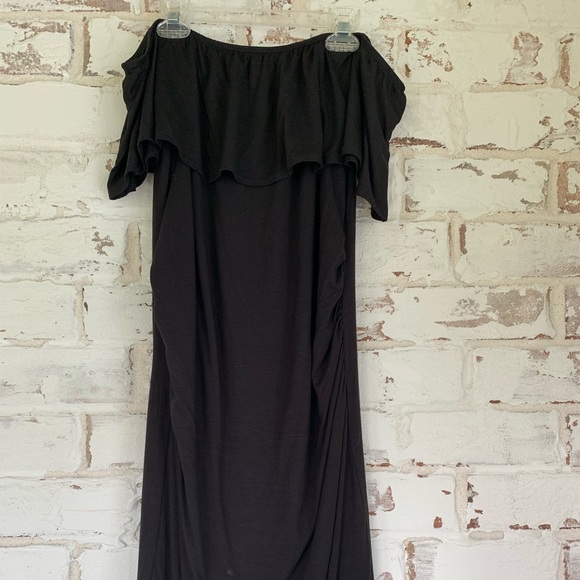 Lux & Co. Alysha maternity on/off shoulder dress - Picture 6 of 7